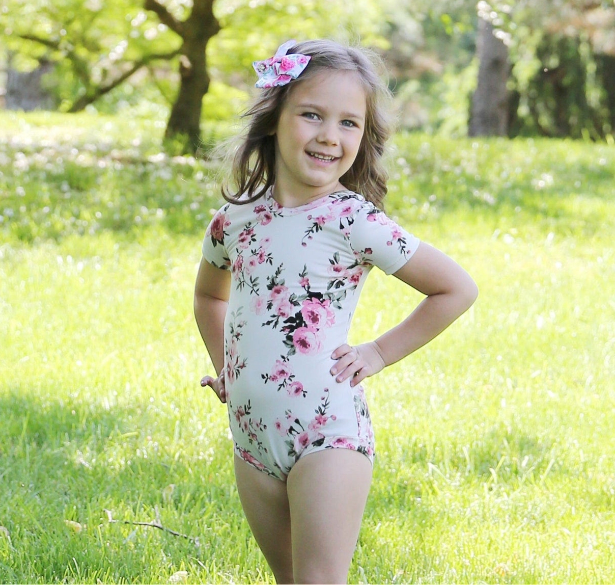 Leotardo de encaje floral