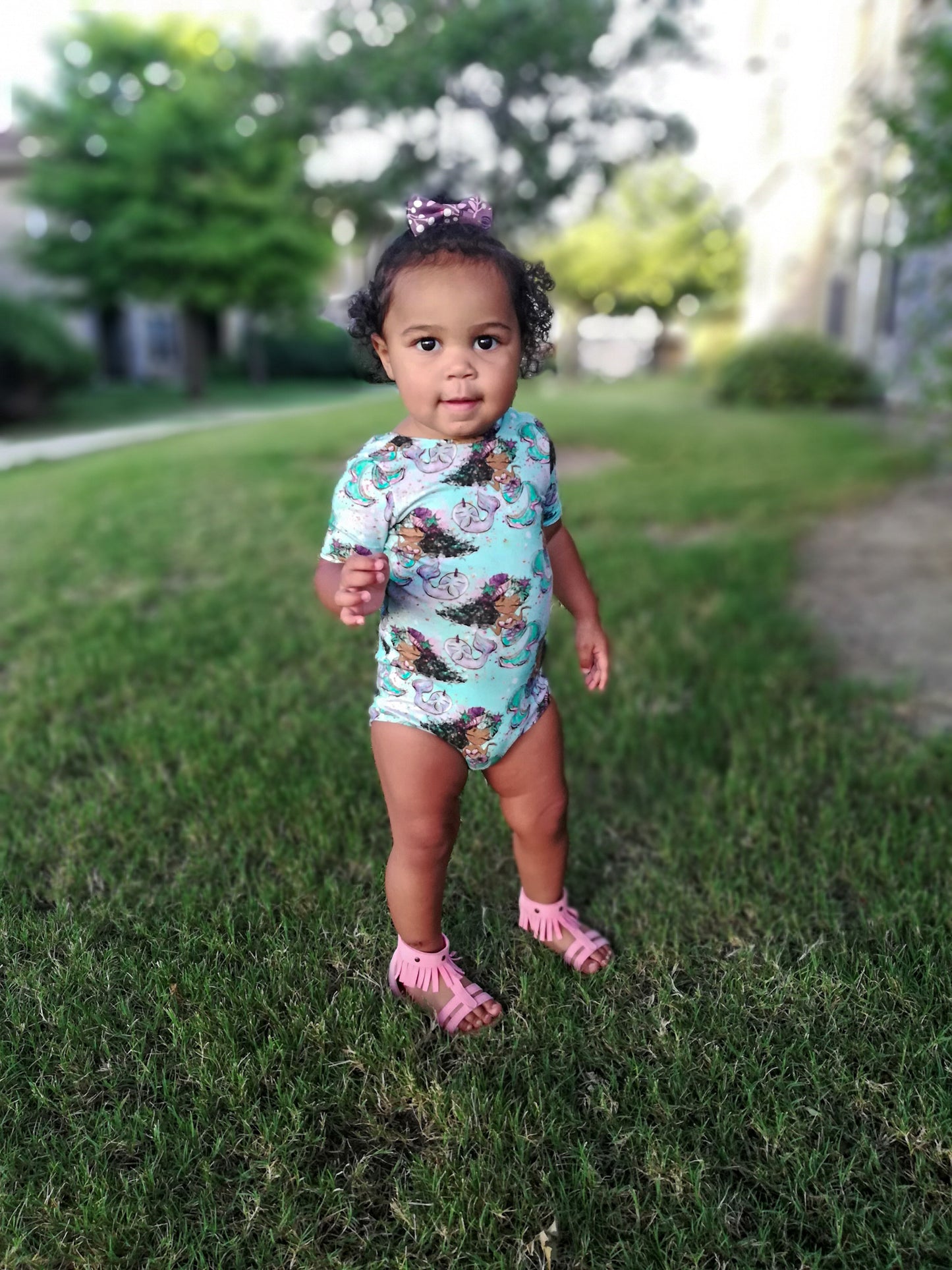 Leotardo de sirena de niña negra africana