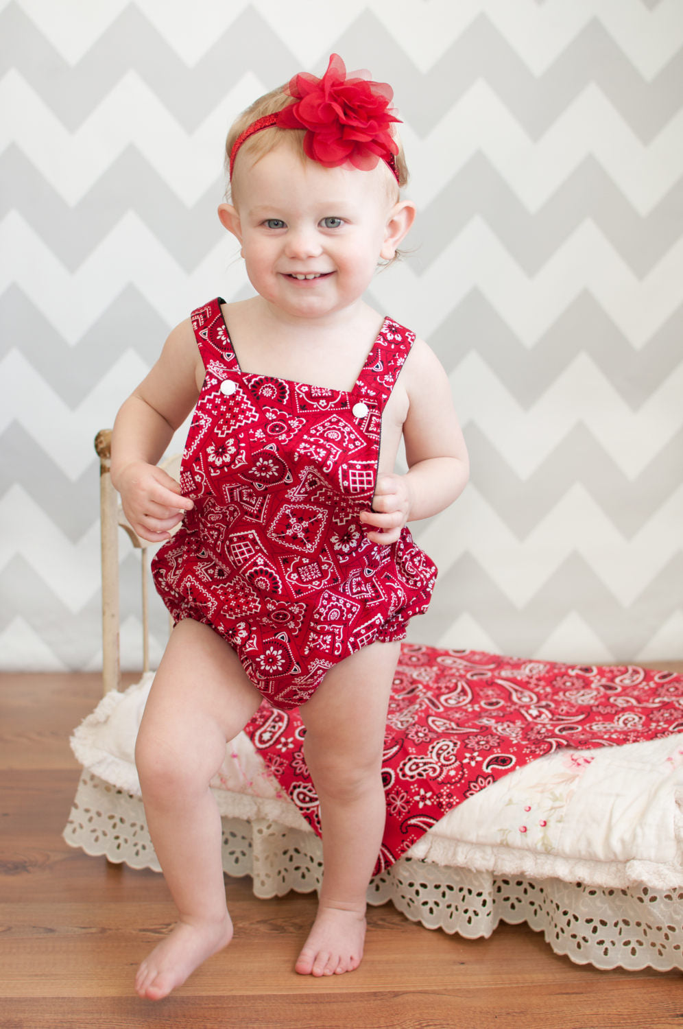 Pelele tipo pañuelo rojo