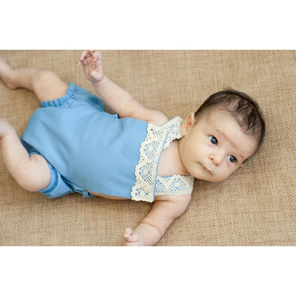 Mameluco de bebé boho de encaje - Main Image