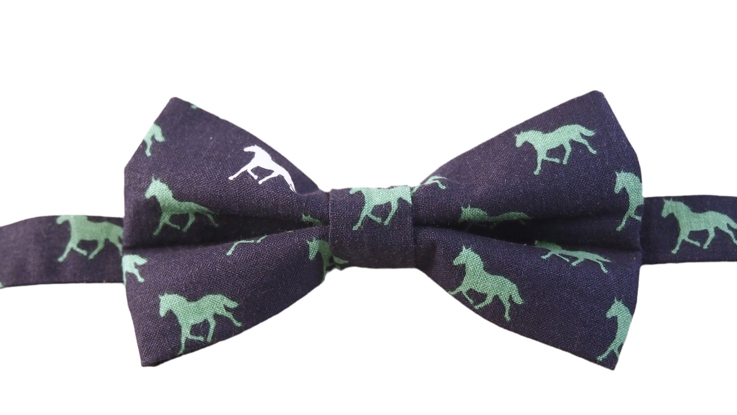 Derby Horses Bow Tie & Pocket Square Set